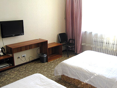 機(jī)場(chǎng)路龍鳳家園南門(mén)，繁華生活的優(yōu)質(zhì)選擇